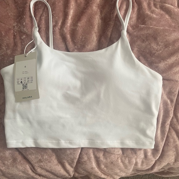 Basic Padded Cropped Workout Tops - Picture 2 of 8